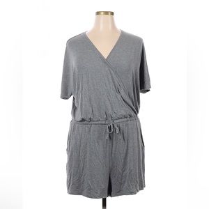 Old Navy Gray V-neck Romper Size XL